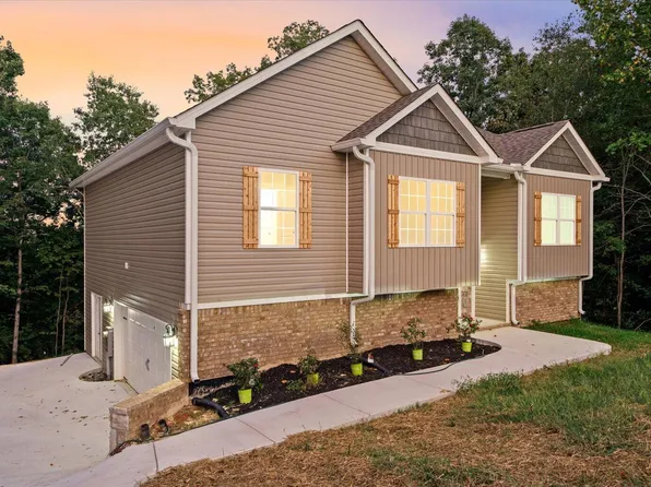 2041 Ashley Ln, Dalton, GA 30721