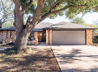 808 Ridge View Dr, Burleson, TX 76028