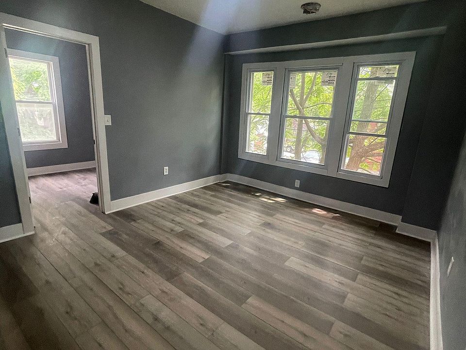 1st image of 1604 Niagara Ave APT 5