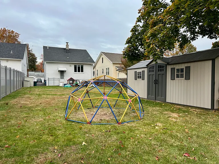 19 Rose Ave — Photo 19