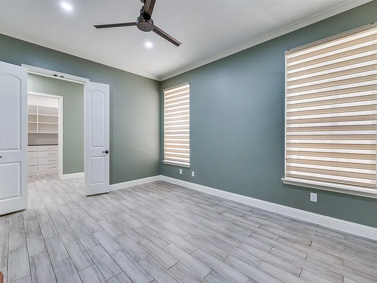 4068 Winsor Dr — Photo 12