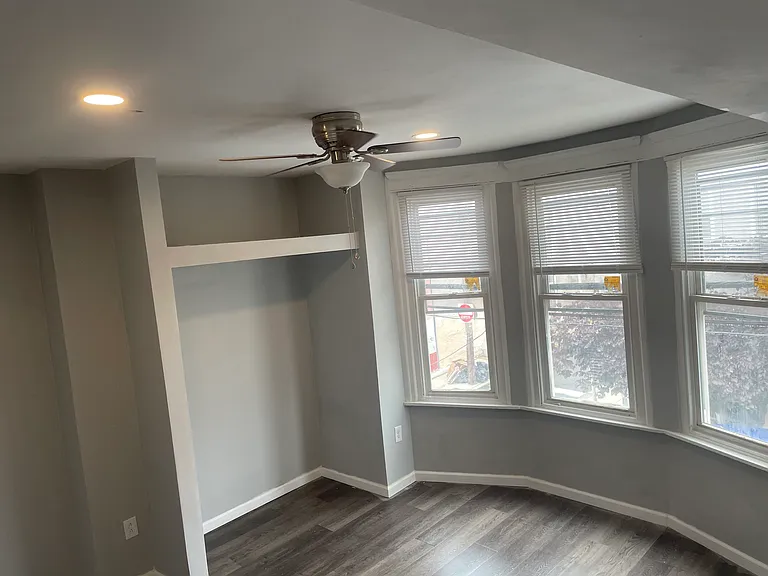 2422 Wharton St — Photo 11
