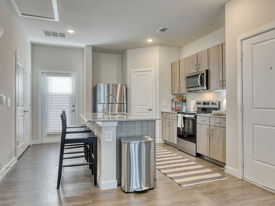 Ascend on Potranco apartments community photo