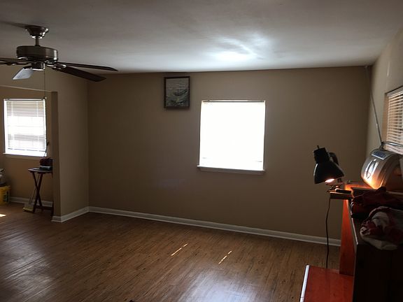 3rd image of 722 Cypress Ave N