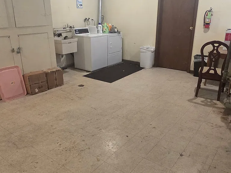 516 Circle Ave #8 — Photo 4
