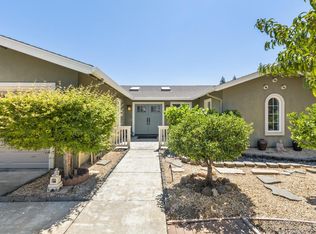 303 Sunrise Dr, Cloverdale, CA 95425
