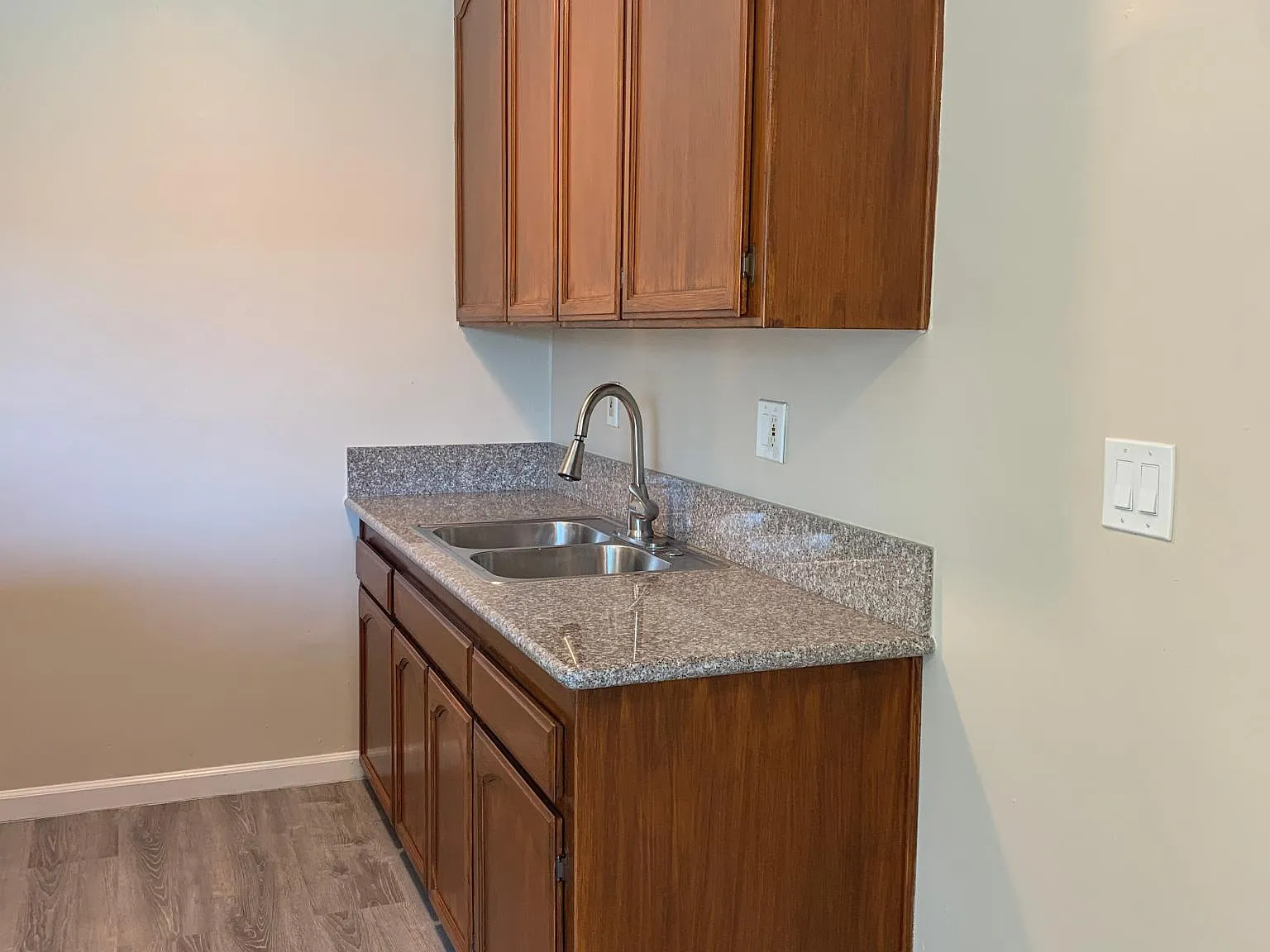 1401 S Gilbert St — Photo 2