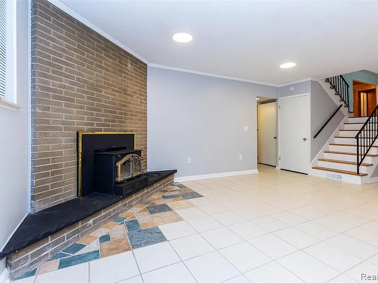 7580 Thornwood St — Photo 25