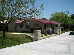 303 3rd St, Center Pt, TX 78010