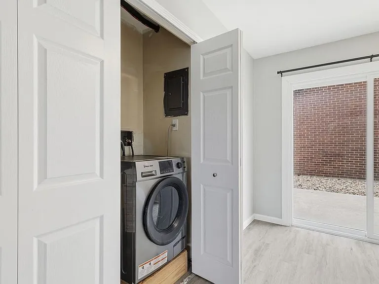 113 Lasalle St #3 — Photo 12