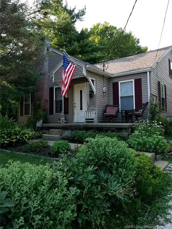 316 E Water St photo 1