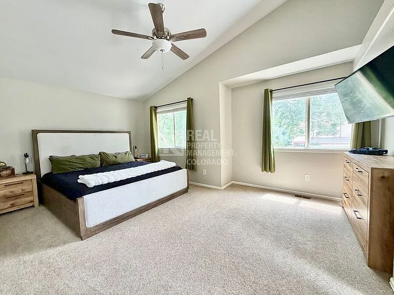2229 Hyacinth Rd — Photo 8