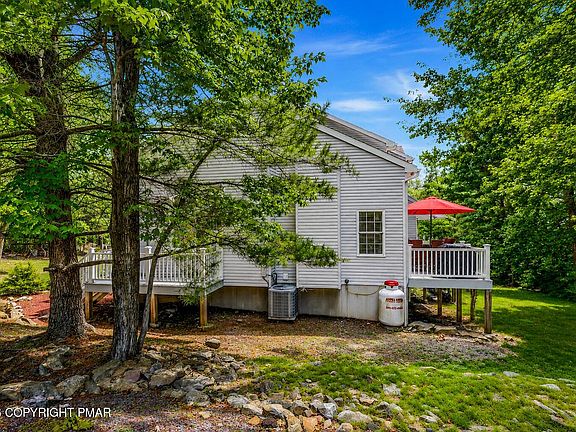 4th image of 12 Beachwood Ct