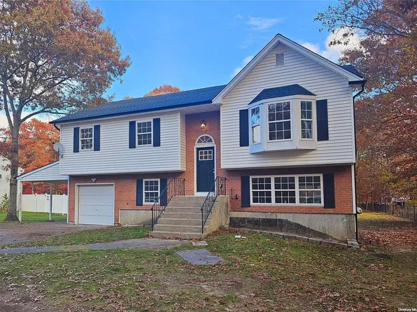 73 Wilson Avenue, Medford, NY 11763