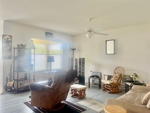 5th image of 1595 Lexington Sq SW