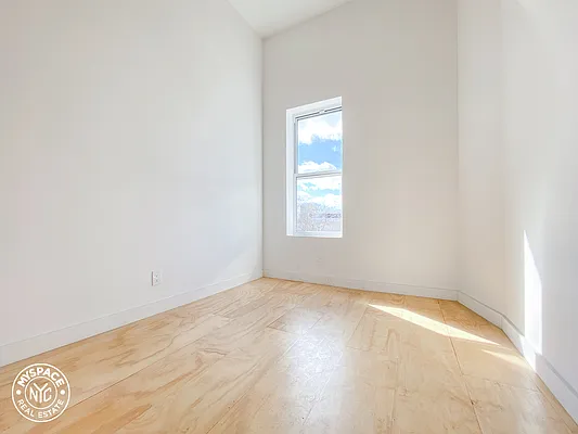 Rented by MySpaceNYC | media 16