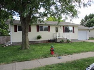729 6th St, Columbus, NE 68601