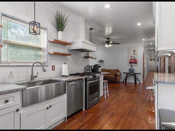 2nd image of 3923 N Robertson St #A