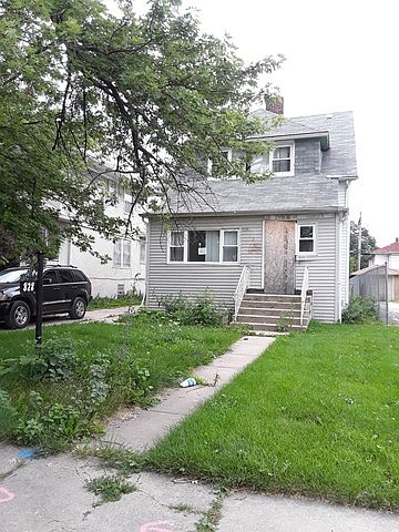 1st image of 828 S 18th Ave