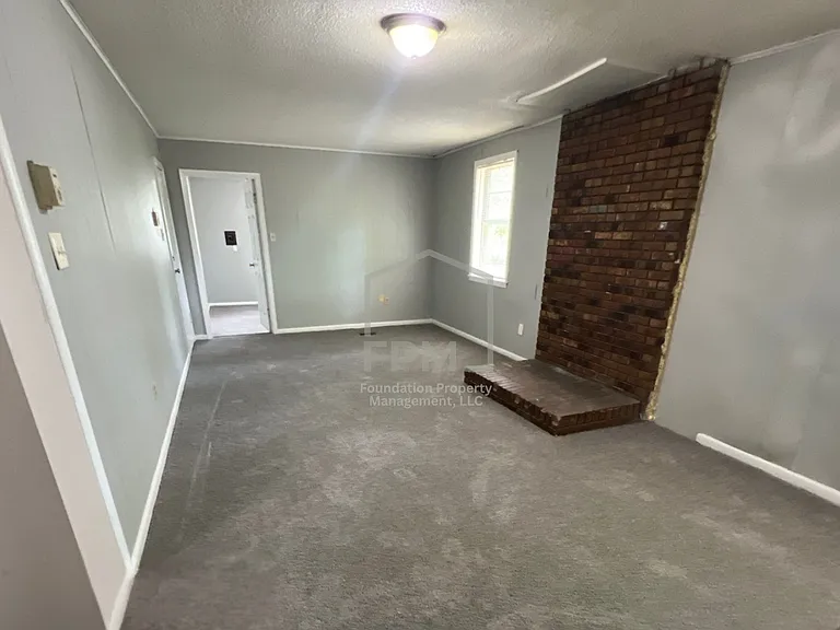 1700 Dabbs Ave — Photo 7