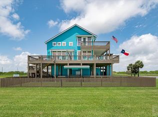 704 Sara Way, Pt Bolivar, TX 77650