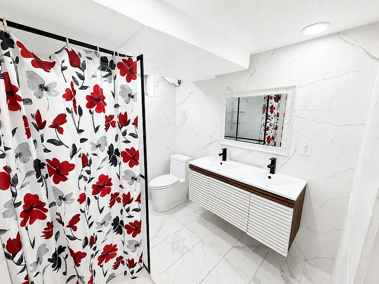 6724 N Winston Dr — Photo 8