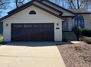 1014 Northway Ln NE, Rochester, MN 55906