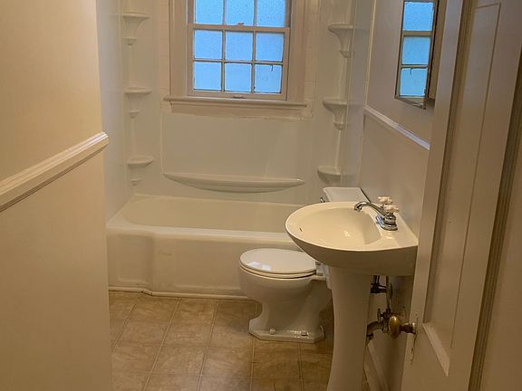 5th image of 309-311 Hanover Ct
