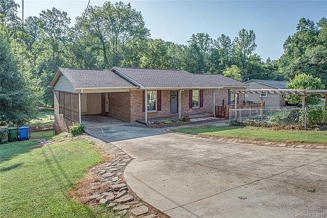 1st image of 2636 Hill Ln