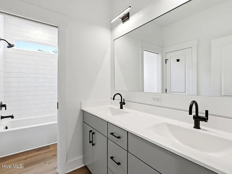 213 Myrtle Ave — Photo 33