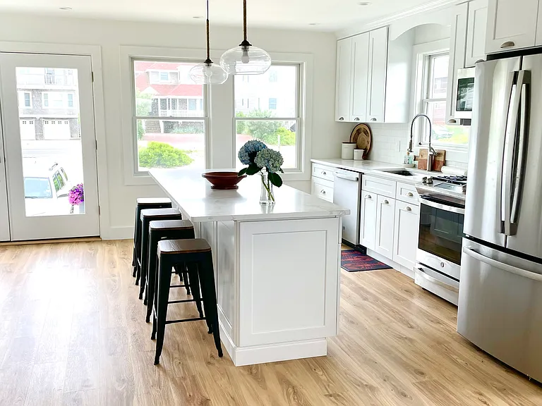800 Dune Rd — Photo 1