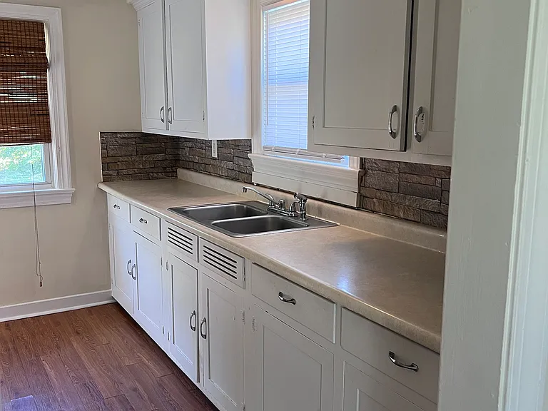 804 Stanley St — Photo 4