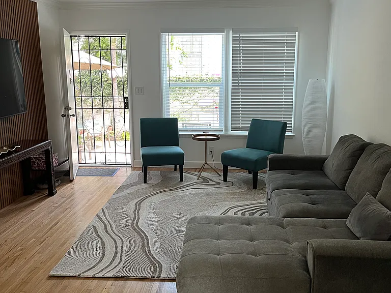 2037 Stewart St #1/2 — Photo 16