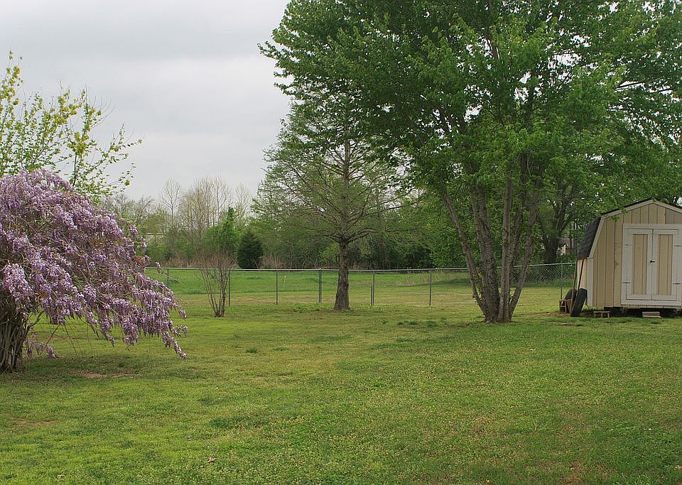 2nd image of 109 Southwind Dr