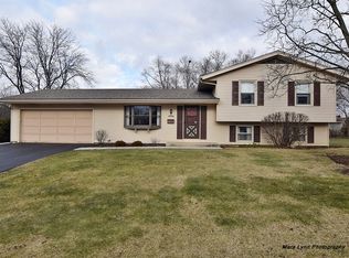 526 S 14th St, St Charles, IL 60174