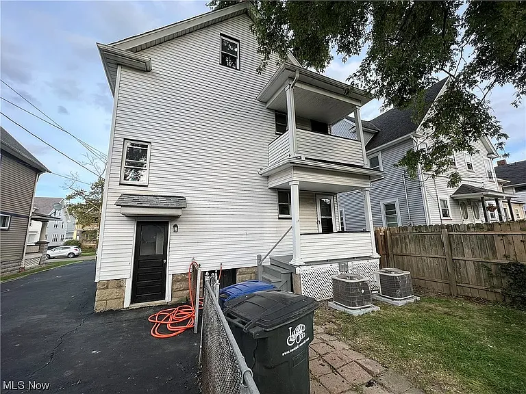 1506 Lincoln Ave — Photo 3