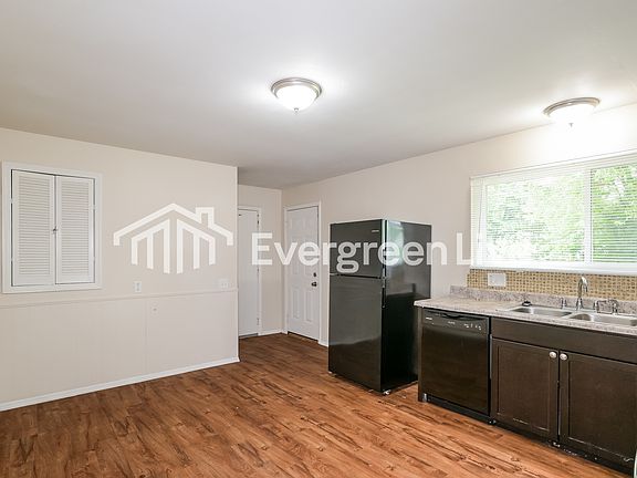 5th image of 765 Sherwood Dr