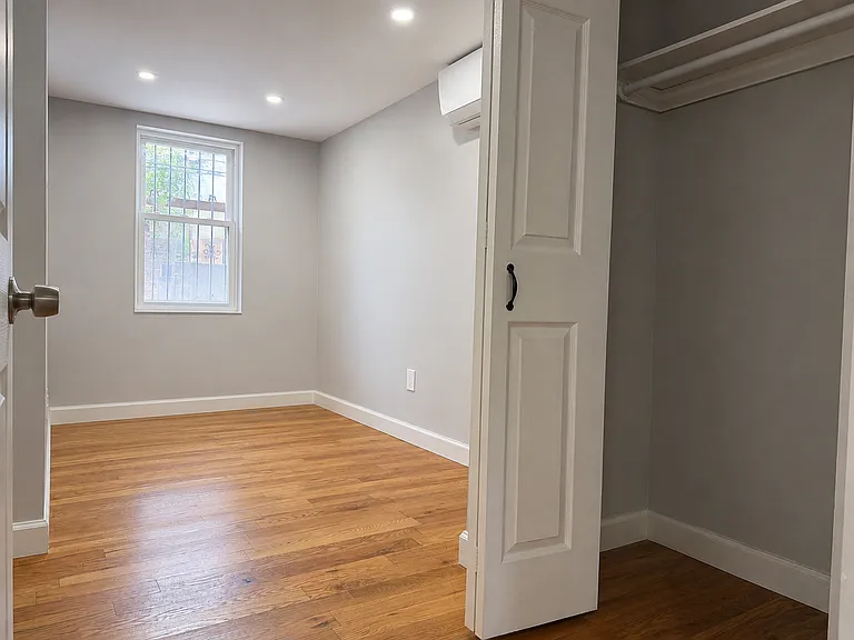 75 Woodbine St #1B — Photo 4