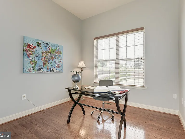 120 Nassau Dr — Photo 12