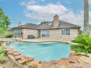 1806 Tynemouth Dr, Pasadena, TX 77504