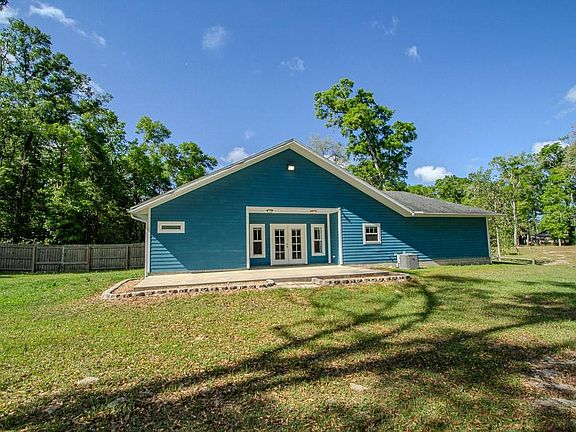 5th image of 109 SW Round House Ct