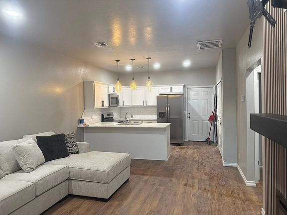 5th image of 1810 3rd St