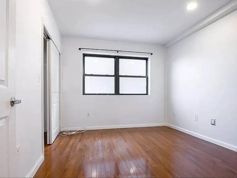 1086 Broadway #602 — Photo 5