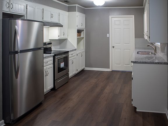 Dining area in kitchen