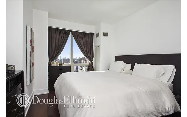Rented by Douglas Elliman | media 10