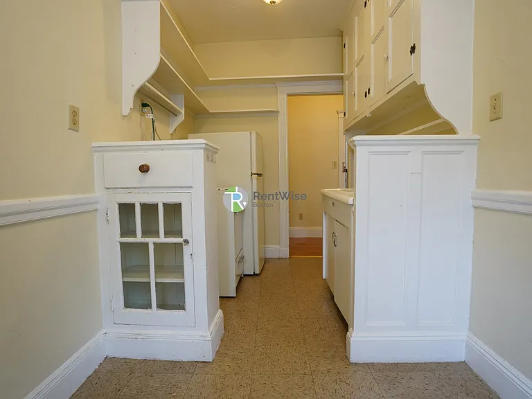 185 Chestnut Hill Ave — Photo 5