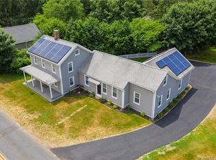 61 Windermere Ave, Ellington, CT 06029