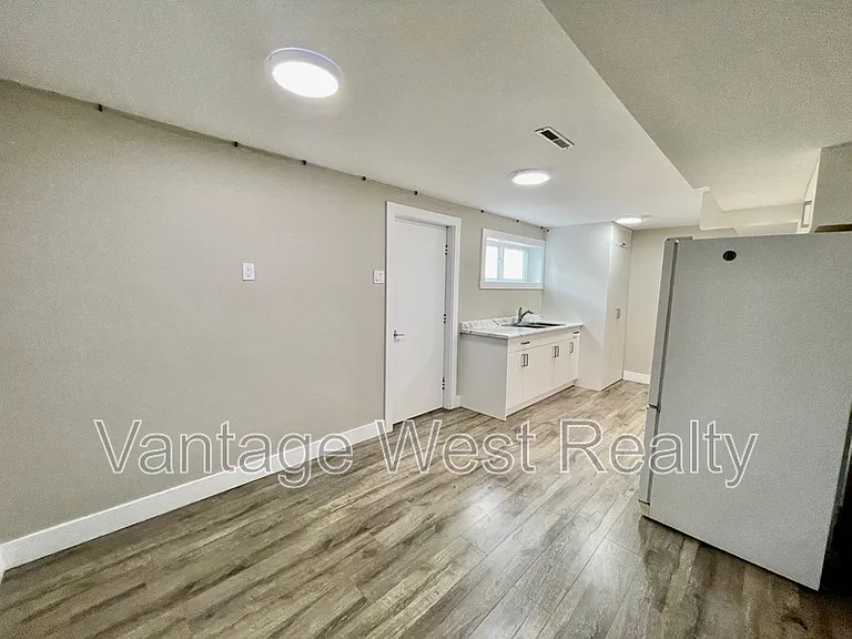 315B Prior Rd S — Photo 7