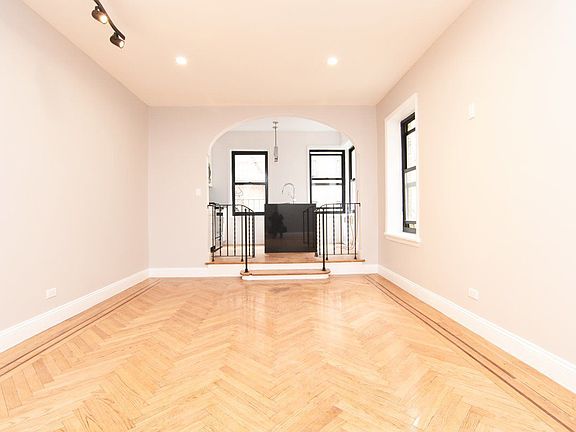 5th image of 610 W 174th St APT 4G