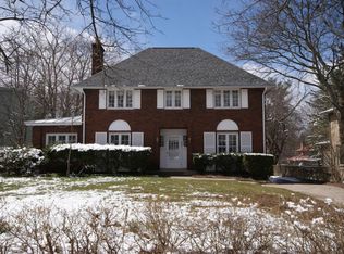431 Plymouth Rd SE, East Grand Rapids, MI